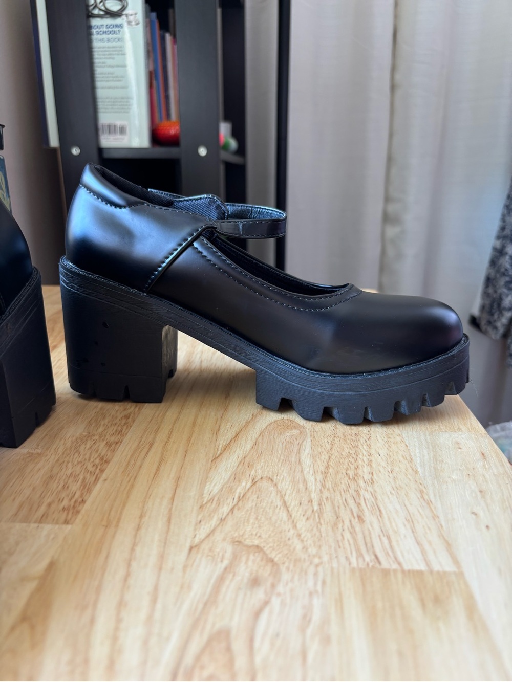 NWOT Black Mary Jane Platform Heels with Charm - Picture 6 of 7